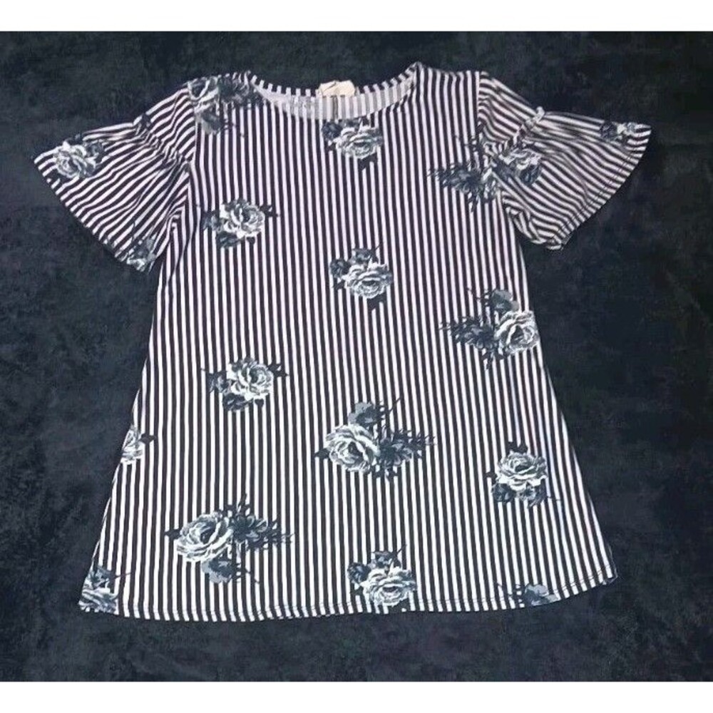 Betseys Boutique Shop Flutter Sleeve Blouse M Black & White Stripes Floral Boho